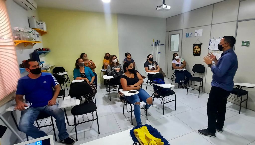 O curso oferece conhecimentos fundamentais sobre Biossegurança aplicados às técnicas, condutas e procedimentos em conformidade com os protocolos de higiene utilizados no IPMB. Foto: Divulgação.