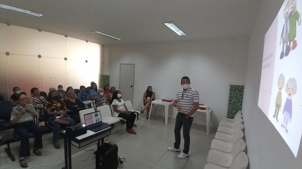 Aposentados e pensionistas da Previdência Municipal receberam orientações.