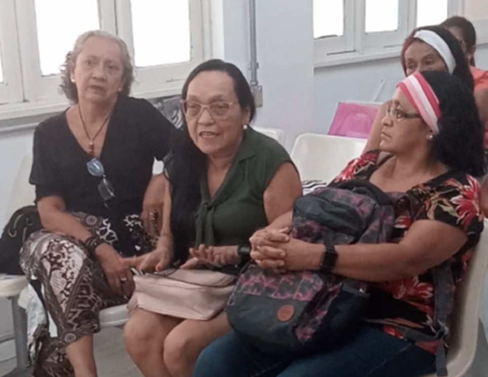 Aposentada Isabel Ferreira esclareceu dúvidas.